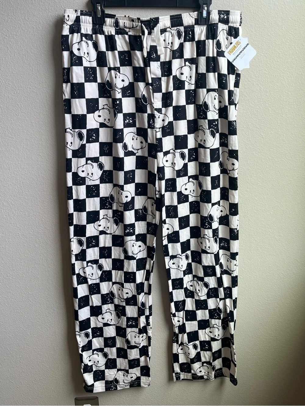 Men’s Peanuts Snoopy Black & White Checkered Pajama Bottoms